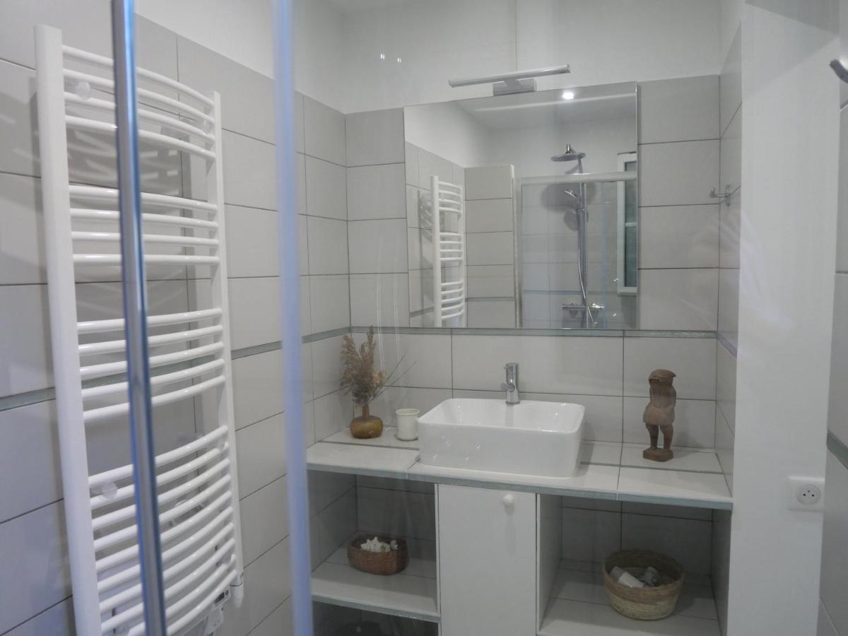 Batisse En Pierre XVII Siecle 115 M² Avec Terrasse Villa Ambares-et-Lagrave Exterior photo