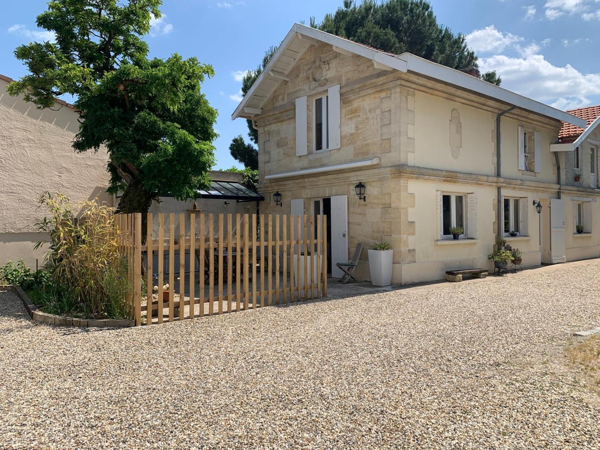Batisse En Pierre XVII Siecle 115 M² Avec Terrasse Villa Ambares-et-Lagrave Exterior photo